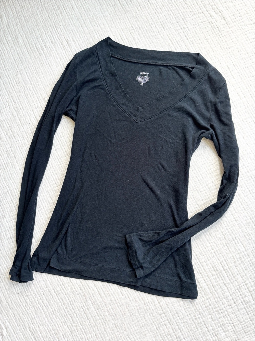mossimo black v-neck longsleeve top